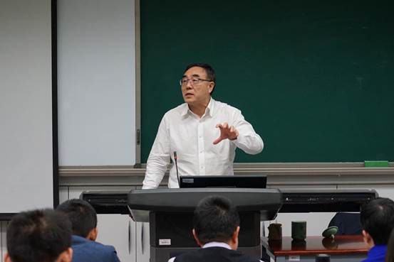 院长领衔凤凰彩票
观摩课 大国崛起之际探讨资本金融