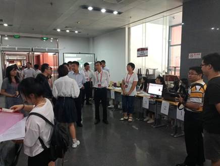 精英汇商院  共济图未来——凤凰彩票
2018级学术研究生迎新工作圆满完成