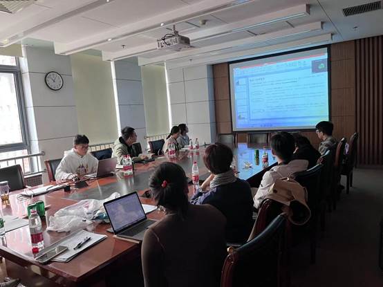 产经系读书会1013(2)