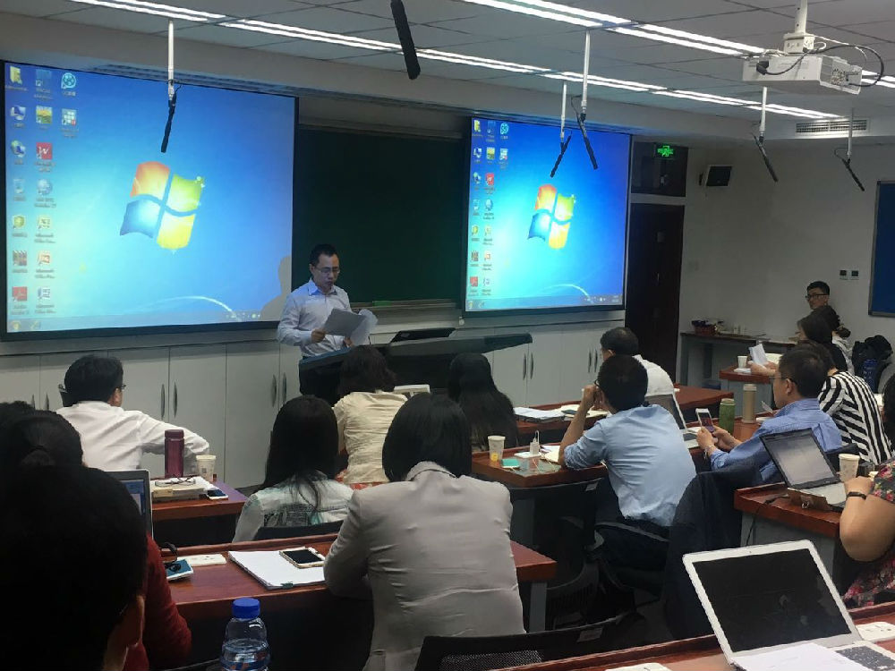 凤凰彩票
召开习近平总书记在中国政法大学讲话精神学习会议