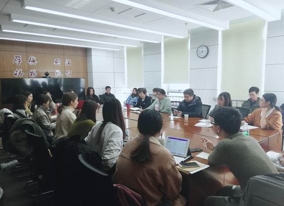 凤凰彩票
2019年秋季学期专硕学生座谈会顺利召开