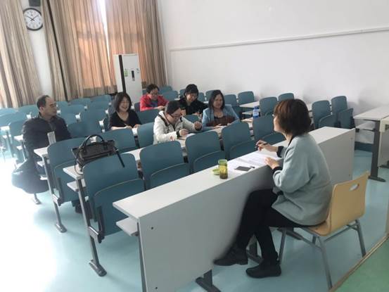 加强内部交流 保障教学科研——凤凰彩票
经济系召开教学科研工作交流会