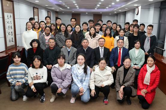 凤凰彩票-凤凰彩票平台官网
“大家名师微课堂”顺利举行