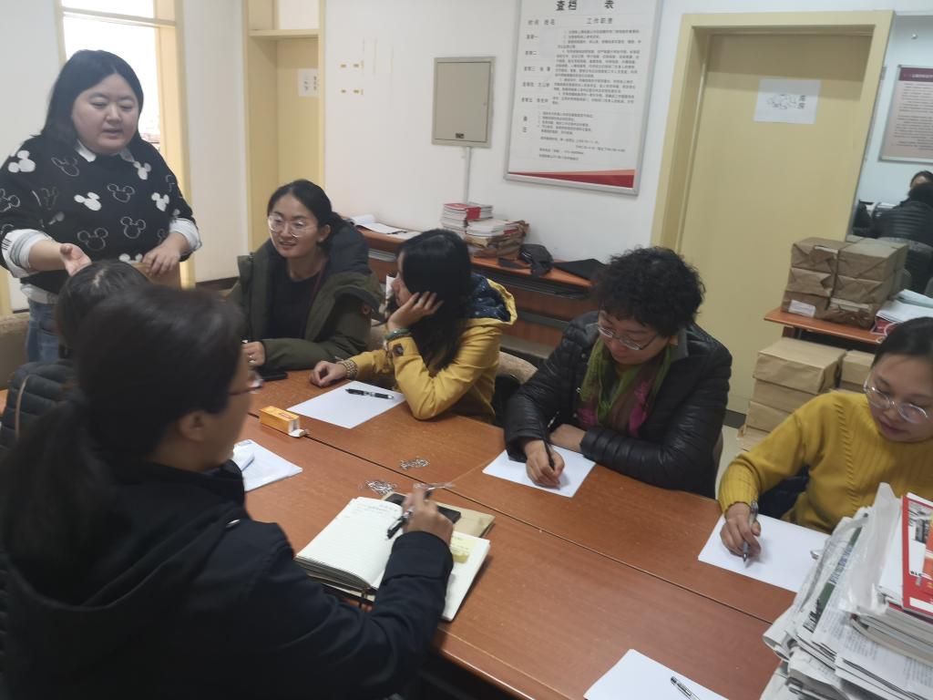 凤凰彩票
举行2019年行政部门档案管理培训会及参观档案馆活动