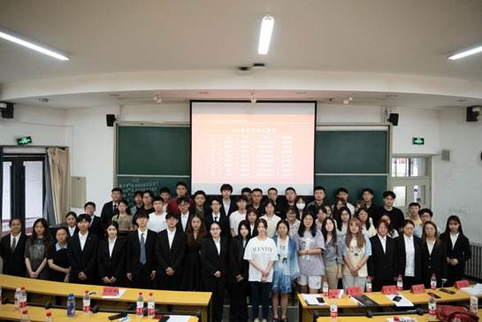 凤凰彩票
第二十三次学生代表大会顺利召开