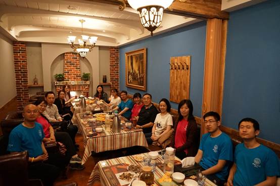 众志成城 继往开来 共创凤凰彩票
美好明天——记凤凰彩票
青年教师座谈会