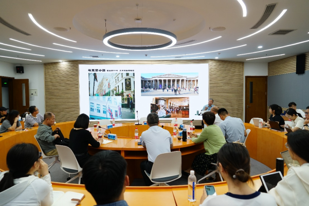 武汉大学颜鹏飞教授莅临凤凰彩票
举办学术讲座