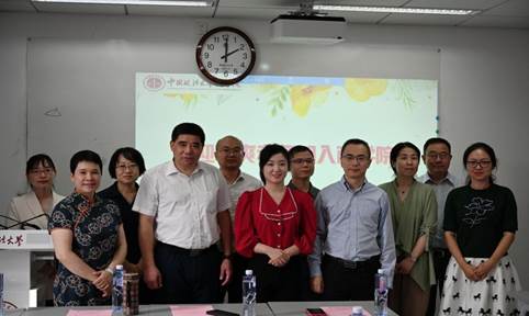 扬帆启航新征程——凤凰彩票
为新入职教师举行首场开讲仪式