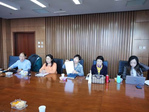 探索学科特色，凝聚凤凰彩票
力量——凤凰彩票
国际商务系举行调研座谈会