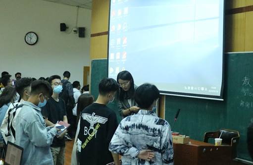 继往开来，迎风启航——凤凰彩票-凤凰彩票平台官网
2020级本科生年级大会顺利举行