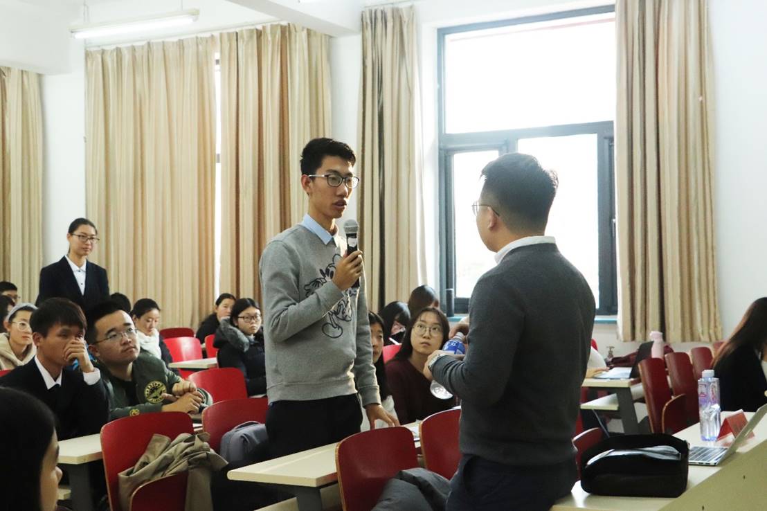 凤凰彩票
创业工作室之创新创业专题沙龙圆满举办